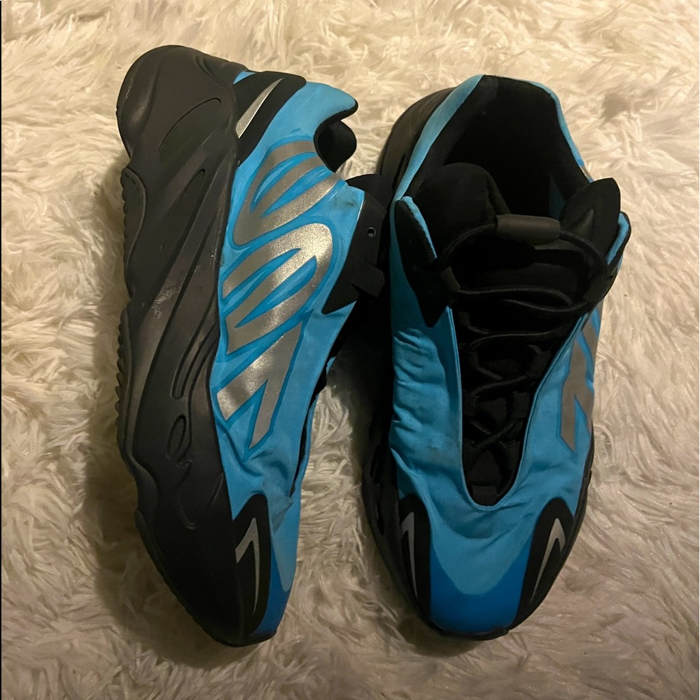 Yeezy 700
